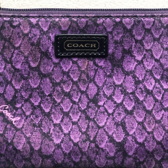 ❤️SOLD❤️ COACH WRISTLET - Picture 3 of 6